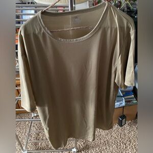 NWOT-Men’s Tan Polyester T-Shirt